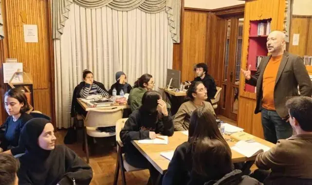 Söke'nin gençleri kitabevinden memnun
