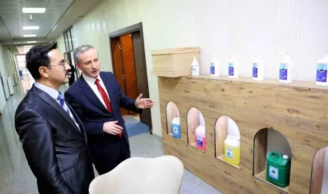 Ağrı İdare Mahkemesi Başkanı Seydibey'den Milli Eğitim Müdürü Kökrek'e ziyaret