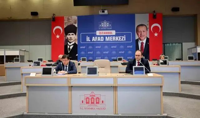 İstanbul Valiliği ve İl Sağlık Müdürlüğünden "fermuar sistemi" toplantısı