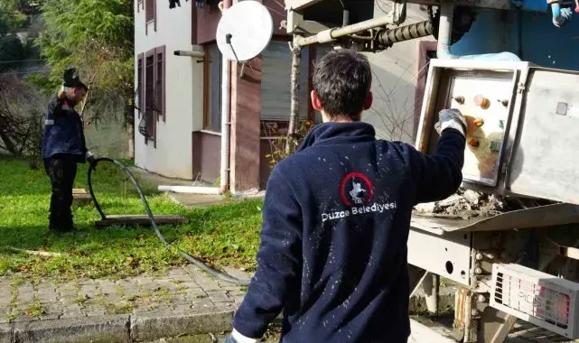 Düzce'de su-kanal ekiplerinin zorlu mesaisi