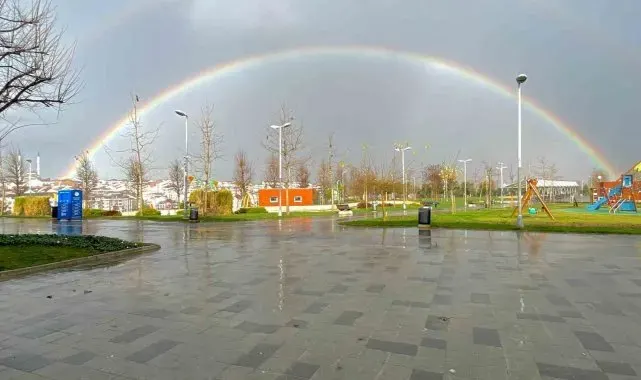 İstanbul'da gökkuşağı manzarası mest etti