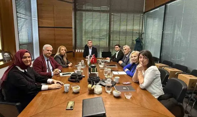 Dünya devi Türk firmasından basın mensuplarına balistik kask desteği