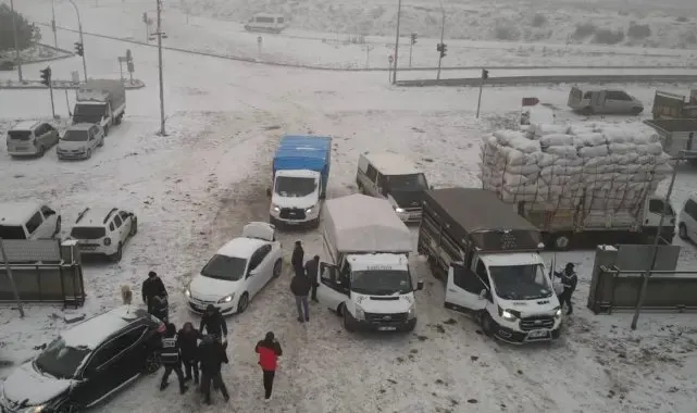 Kars Hayvan Pazarı'nda polis 16 ayrı noktada denetim yaptı