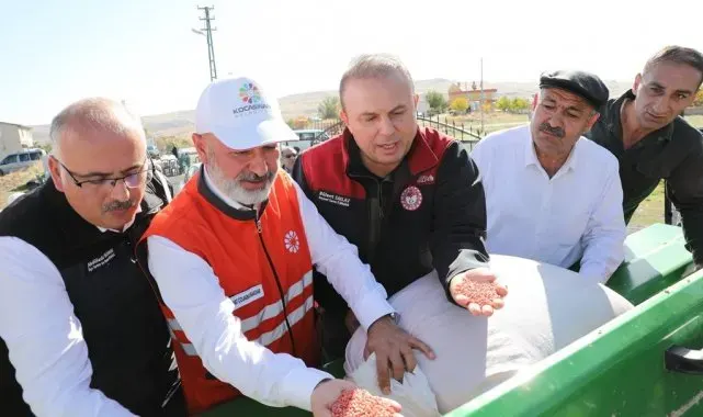 Başkan Çolakbayrakdar, "Kırsal mahallelerde geleceği inşa eden hizmetlere imza attık"