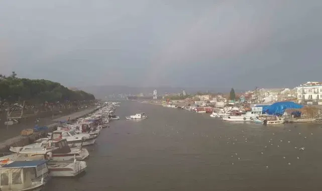 Çanakkale'de lodos ve sağanak etkili oluyor