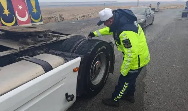 Kars'ta jandarmadan kış lastiği denetimi