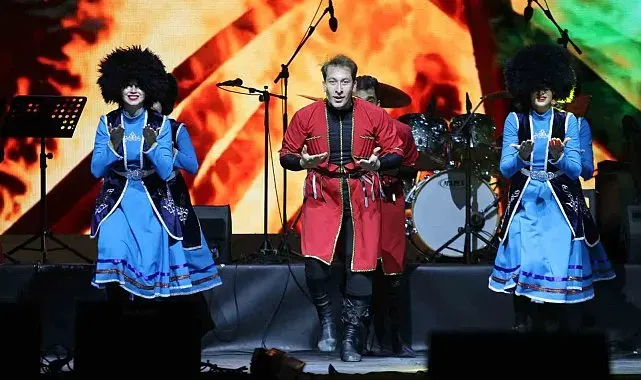 Selçuklu'dan günümüze milli irade kıyafetleri sergilendi