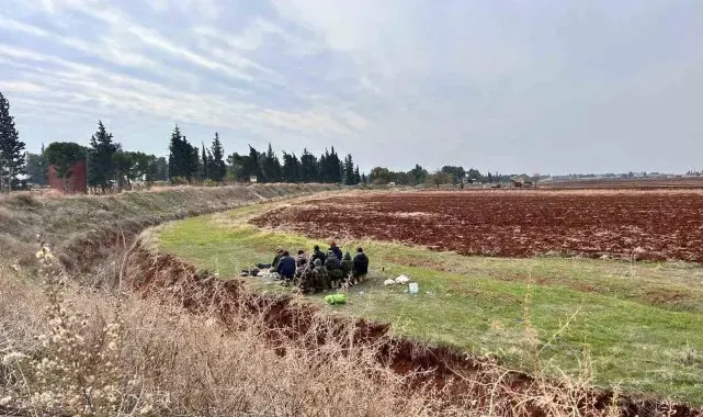 Hama'da muhaliflerden şükür namazı