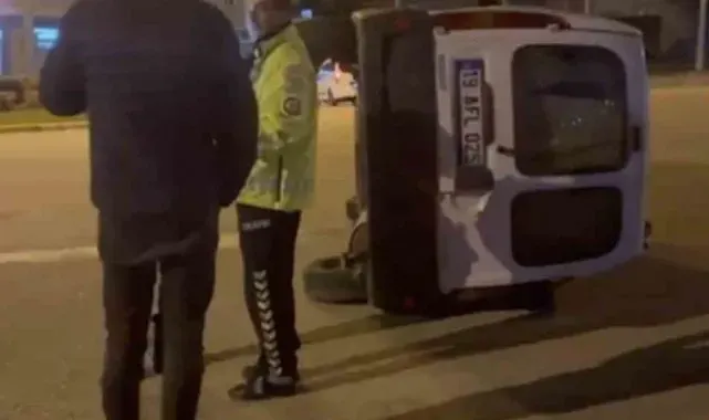 Çorum'da kaza yapan hafif ticari araç takla attı: 2 yaralı