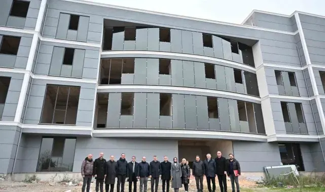 Engelsiz Yaşam Merkezi'nde yol yarılandı