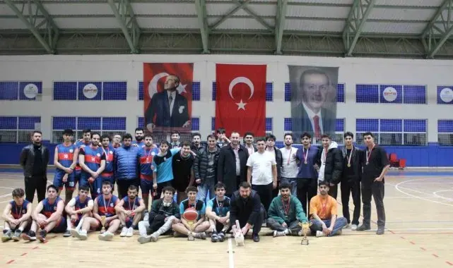 Yurtlig şampiyonu Aliya İzzetbegoviç yurdu oldu