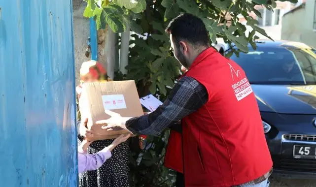 Şehzadeler Belediyesi'nden ihtiyaç sahiplerine gıda yardımı