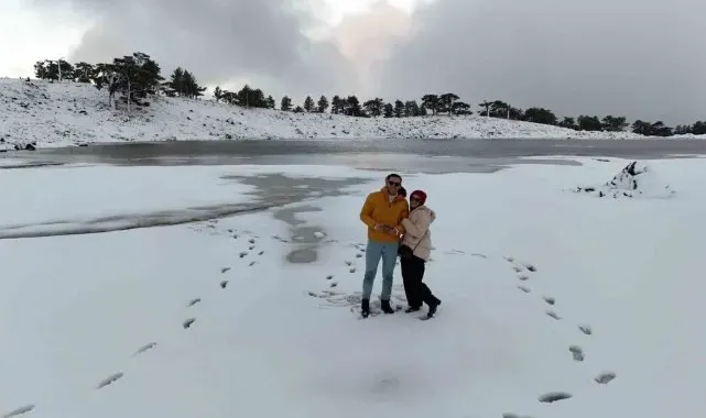 Köyceğiz Sandras Dağı'na yılın ilk karı düştü