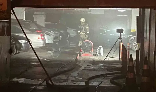 Başakşehir'de elektrikli otomobil yangını: 14 katlı bina geçici olarak tahliye edildi
