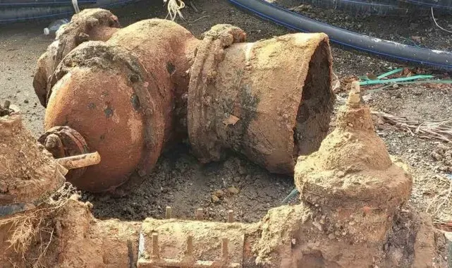 Altyapı çalışmalarında çıkan paslı su vanaları dikkat çekti