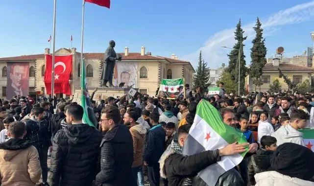 Kilis'te Suriyeliler kutlama yaptı