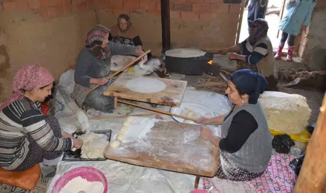 Antalyalı ev hanımları, asırlık geleneklerini yaşatıyorlar