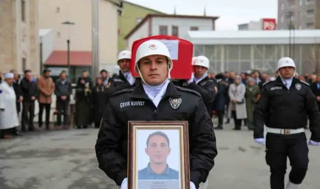 Muş'ta vefat eden polis memuru için cenaze töreni düzenlendi