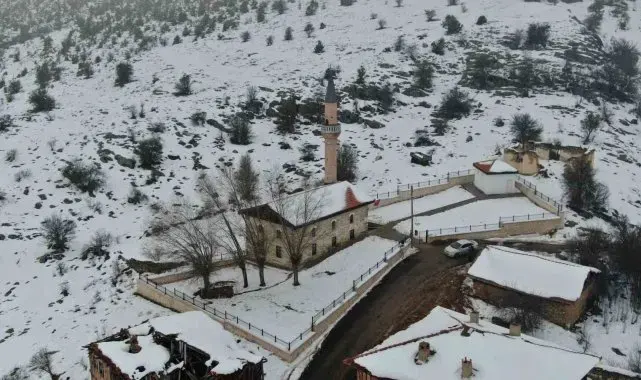 Yok olma riskiyle karşı karşıyaydı: Tarihi cami yeniden ibadete açıldı