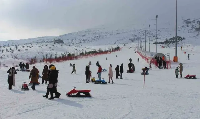 Yıldız Dağı Kayak Merkezinde hafta sonu yoğunluğu