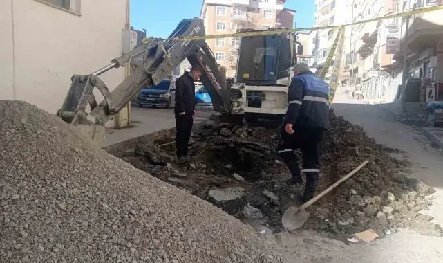 Su arıza ekiplerinin zorlu kış mesaisi başladı