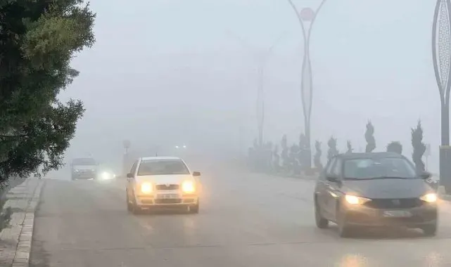 Karaman'da yoğun sis görüş mesafesini düşürdü