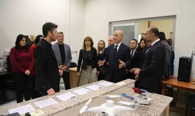 YÖK Başkanı Özvar, Bilimsel Teknik Uygulama ve Araştırma Merkezi'ndeki çalışmaları inceledi