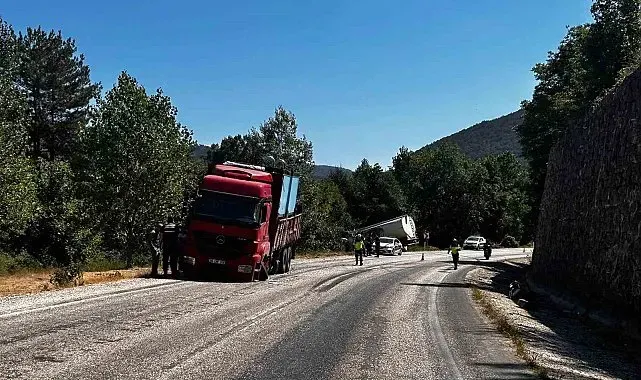 Bolu'da iki kamyon çarpıştı: 1 yaralı