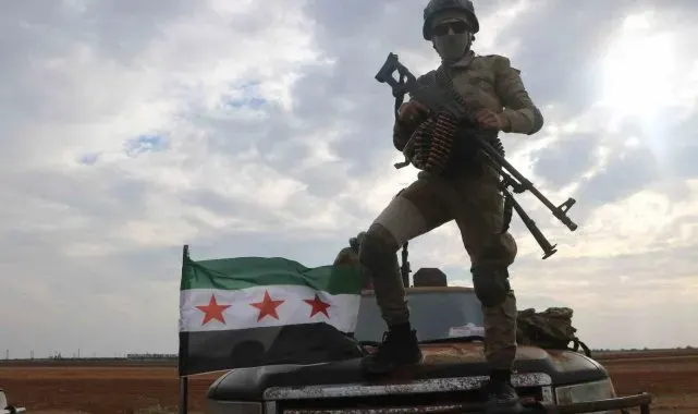 Tel Rıfat'ta Suriye Milli Ordusu'na katılan Suriyeli gençler: "Gelin, bizimle birlikte savaşın"