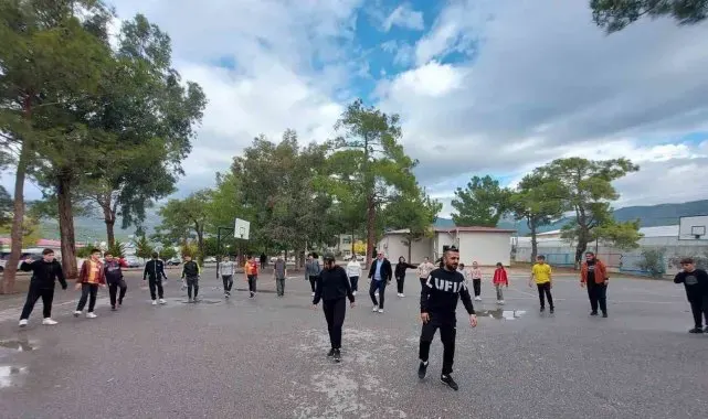 Öğrenciler 'sağlık için spor' etkinliğine katıldı