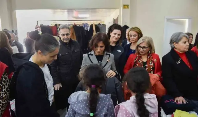 "Askıda Al" projesiyle ücretsiz giysi, ayakkabı ve oyuncak