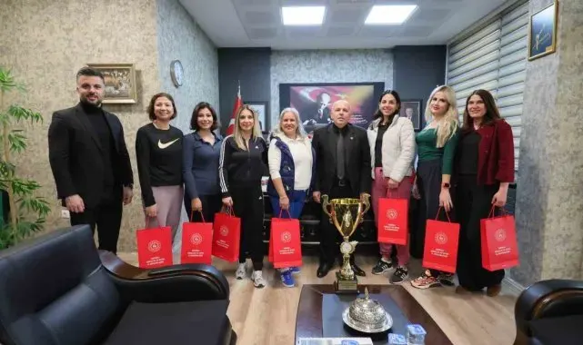 Kamunun sultanları kupayı İlman'a getirdi