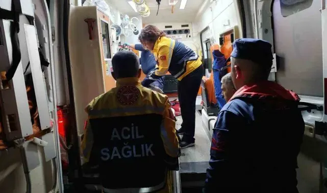 Bozcaada'da rahatsızlanan vatandaş Sahil Güvenlik ekiplerince tahliye edildi