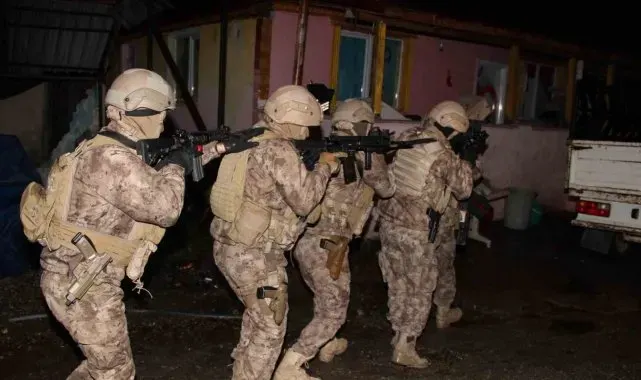 Kocaeli'de 16 ayrı adreste silah kaçakçılarına baskın