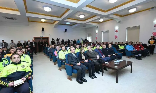 Vali Aksoy, "Fermuar Sistemiyle Yaşama Yol Ver" kampanyasını tanıttı