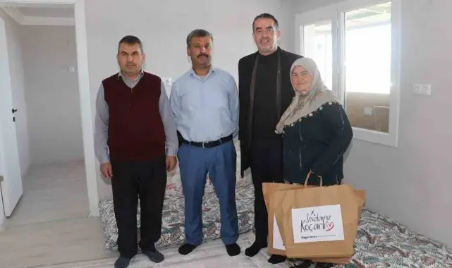 Koçarlı Belediyesi, yanan evi yeniden inşa etti