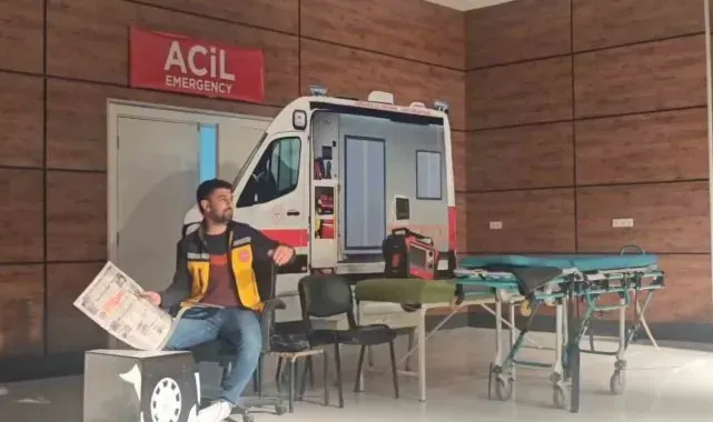 Siirt'te acil sağlık hizmetlerine vurgu yapmak için tiyatro oyunu sergilendi
