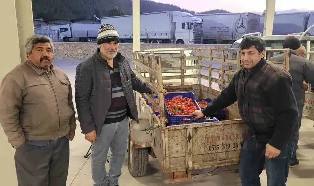 Büyükşehir hal esnafı ve üretici arasındaki sıkıntıları gideriyor