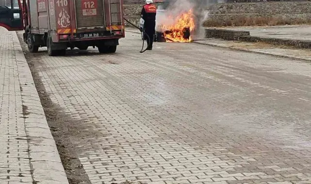 Tofaş otomobil alevlere teslim oldu