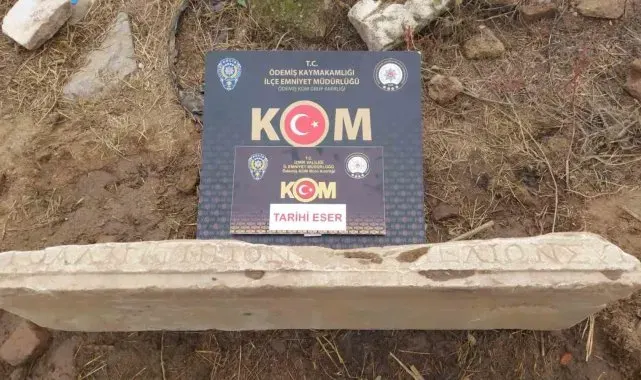Ödemiş'te Bizans dönemi hac işaretli kilise levhası ele geçirildi