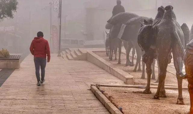 Yoğun sis mistik atmosfer oluşturdu