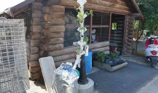Geri dönüşüm atıklarından 'Güneş Enerjisiyle Çalışan Dikey Tarım Sistemi' kurdu
