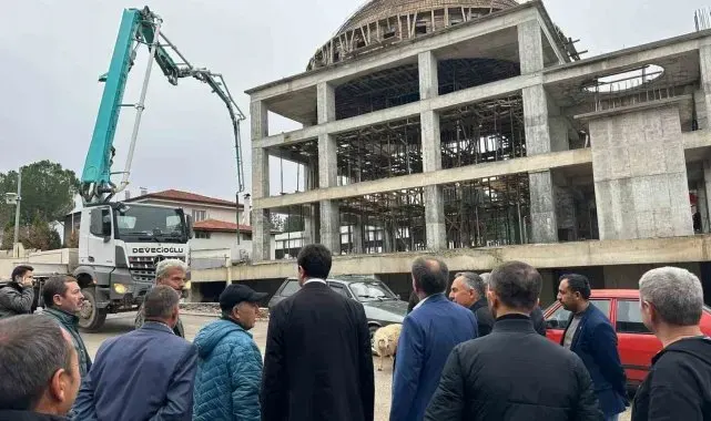 Beyağaç Çarşı Camisinin kubbesi gözüktü