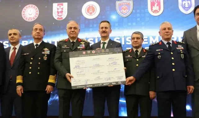 Savunma Sanayii Başkanı Görgün duyurdu: Çelik Kubbe'nin en önemli altyapılarından birisi için imzalar atıldı