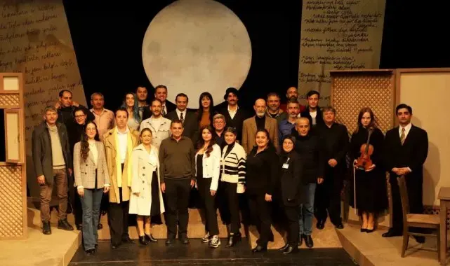 Alanya Belediye Tiyatrosu'ndan yeni oyun: "Bir Acayip Resmi Geçit"