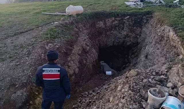 Bağ evinin bahçesinde kaçak kazı ortaya çıktı