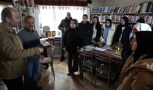 Lise öğrencilerinden duygulandıran ziyaret
