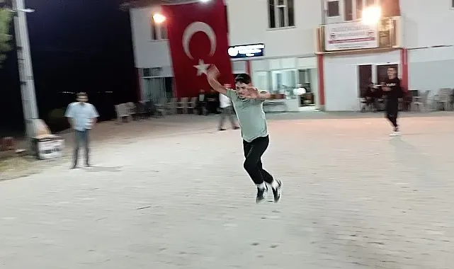 Taklacı gençler viral oldu