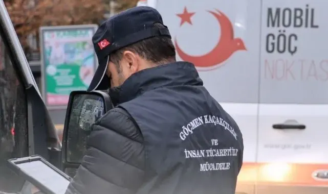 Çanakkale'de huzur uygulamalarında 185 kişi ile 383 düzensiz göçmen ve 35 göçmen kaçakçılığı organizatörü yakalandı