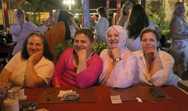 Dört arkadaş, aynı dönemde yakalandıkları meme kanserini birlikte yendi